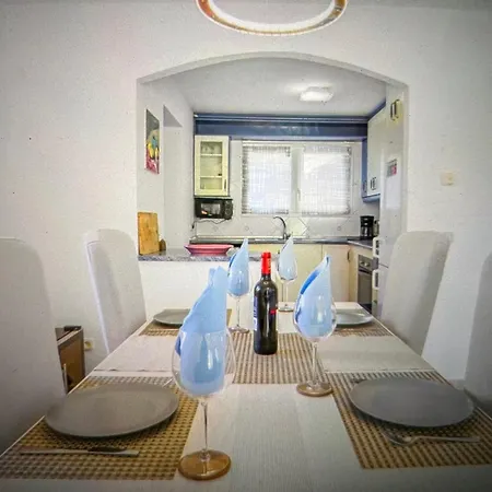 Holiday Villa And Beach Front Sea View - 5Br Refresh * Lloret de Mar